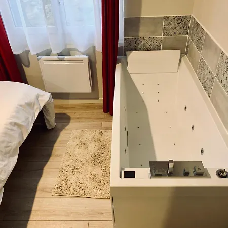Gignac - Superbe Cocon Independant Avec Balneo Et Jardin Appartement Buitenkant foto